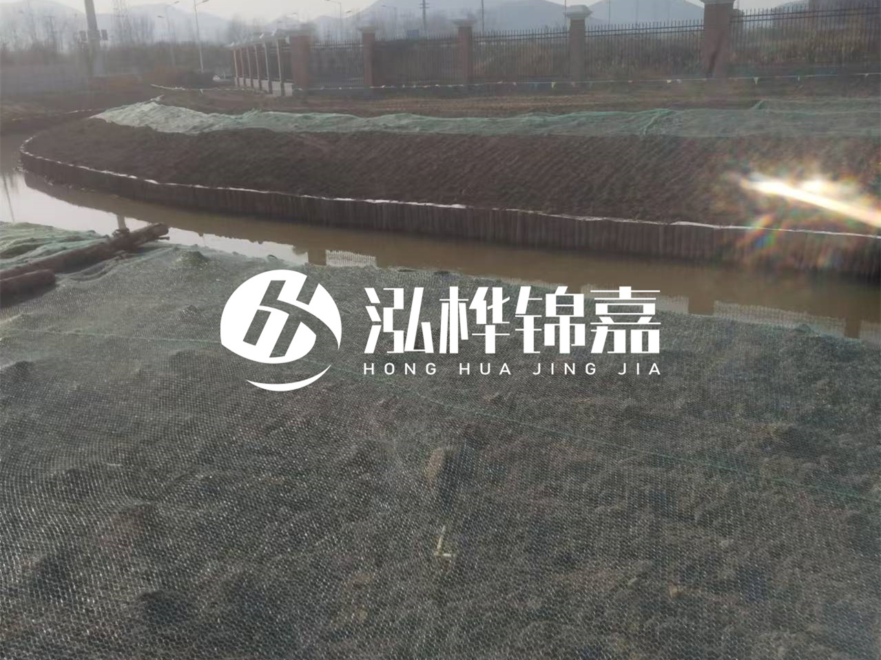 河道木樁打不下去怎么辦？河道打樁木能在水里使用多少年？